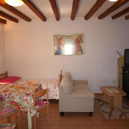 Apartment 52 Ровин Екстериор снимка