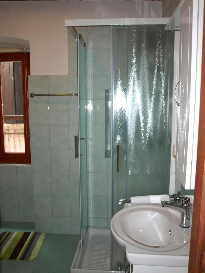 Apartment 52 Ровин Екстериор снимка