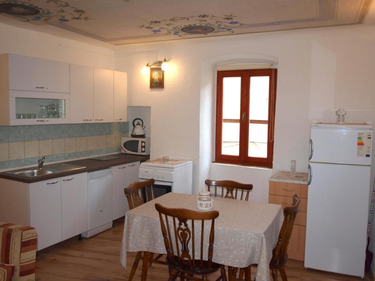 Apartment 52 Ровин Екстериор снимка