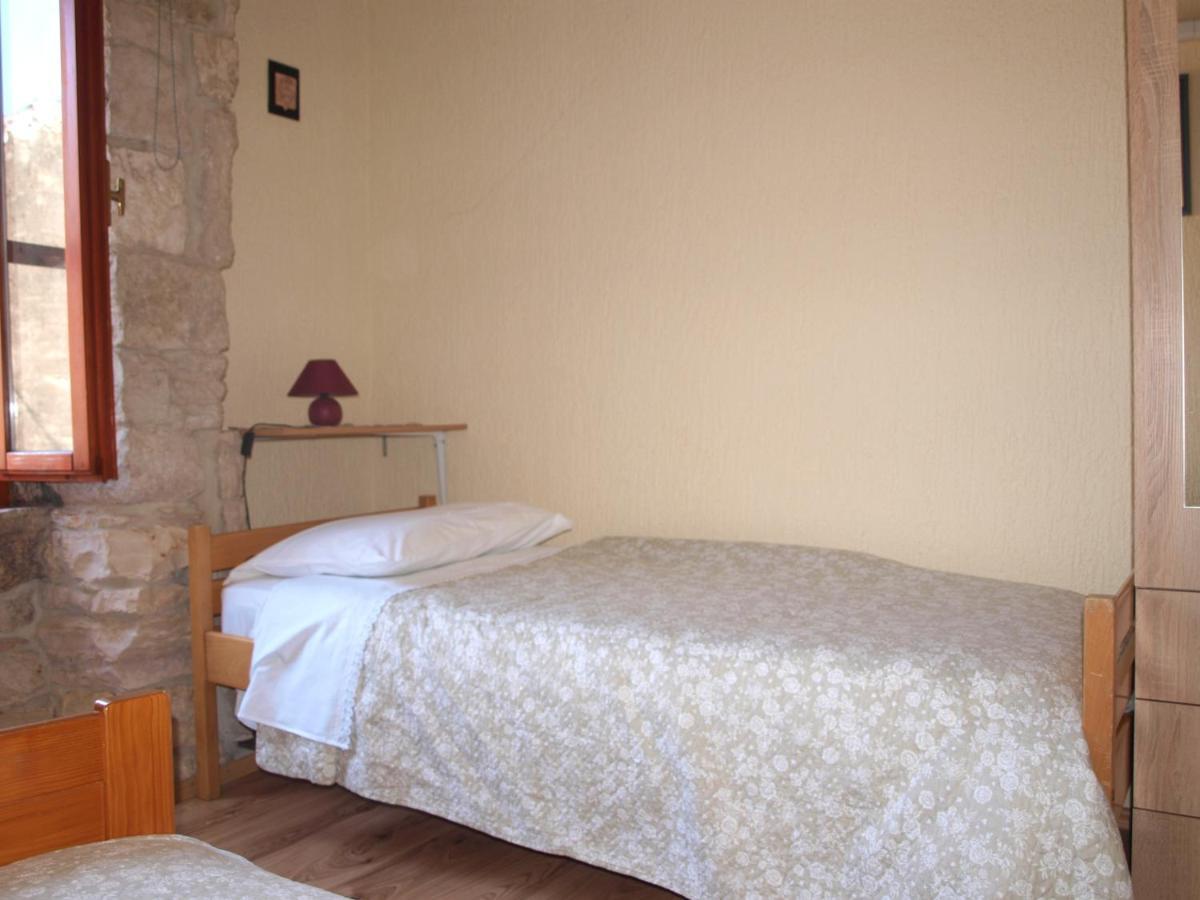 Apartment 52 Ровин Екстериор снимка